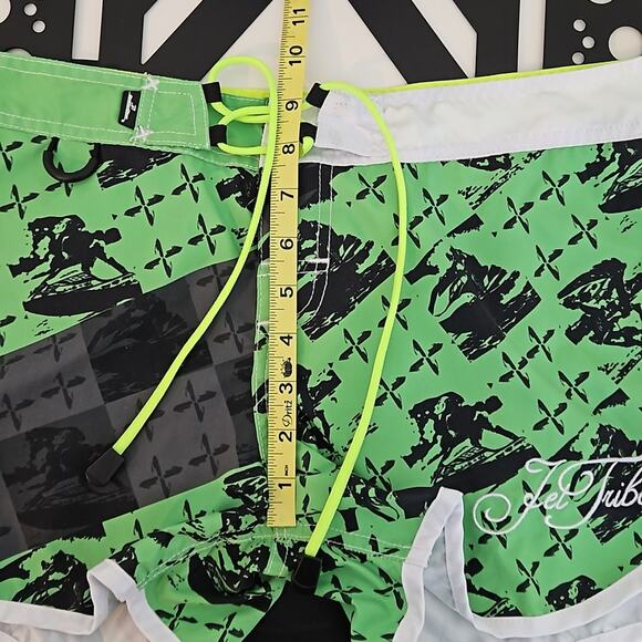 Jet Tribe Cross Hatch Jet Ski Water Sports Swim Shorts in Green | Juniors 9 - Picture 11 of 14